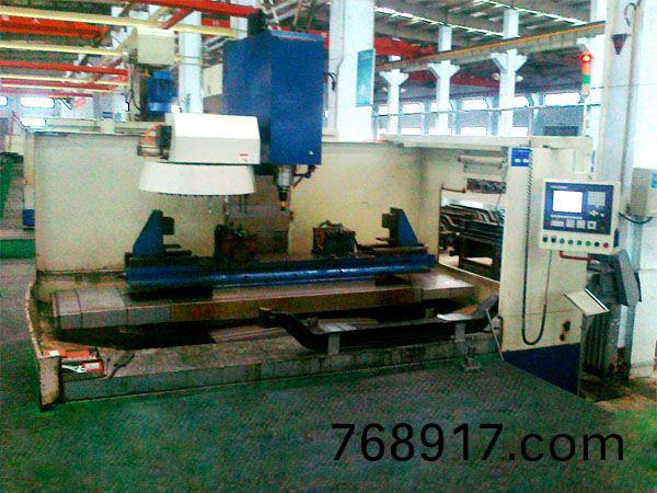 前軸十孔加(jia)工專用(yong)立式(shi)加(jia)工